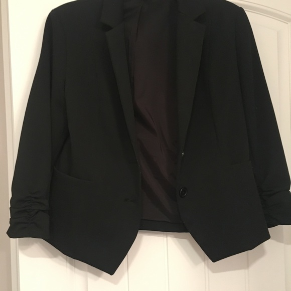 Black blazer - Picture 2 of 4